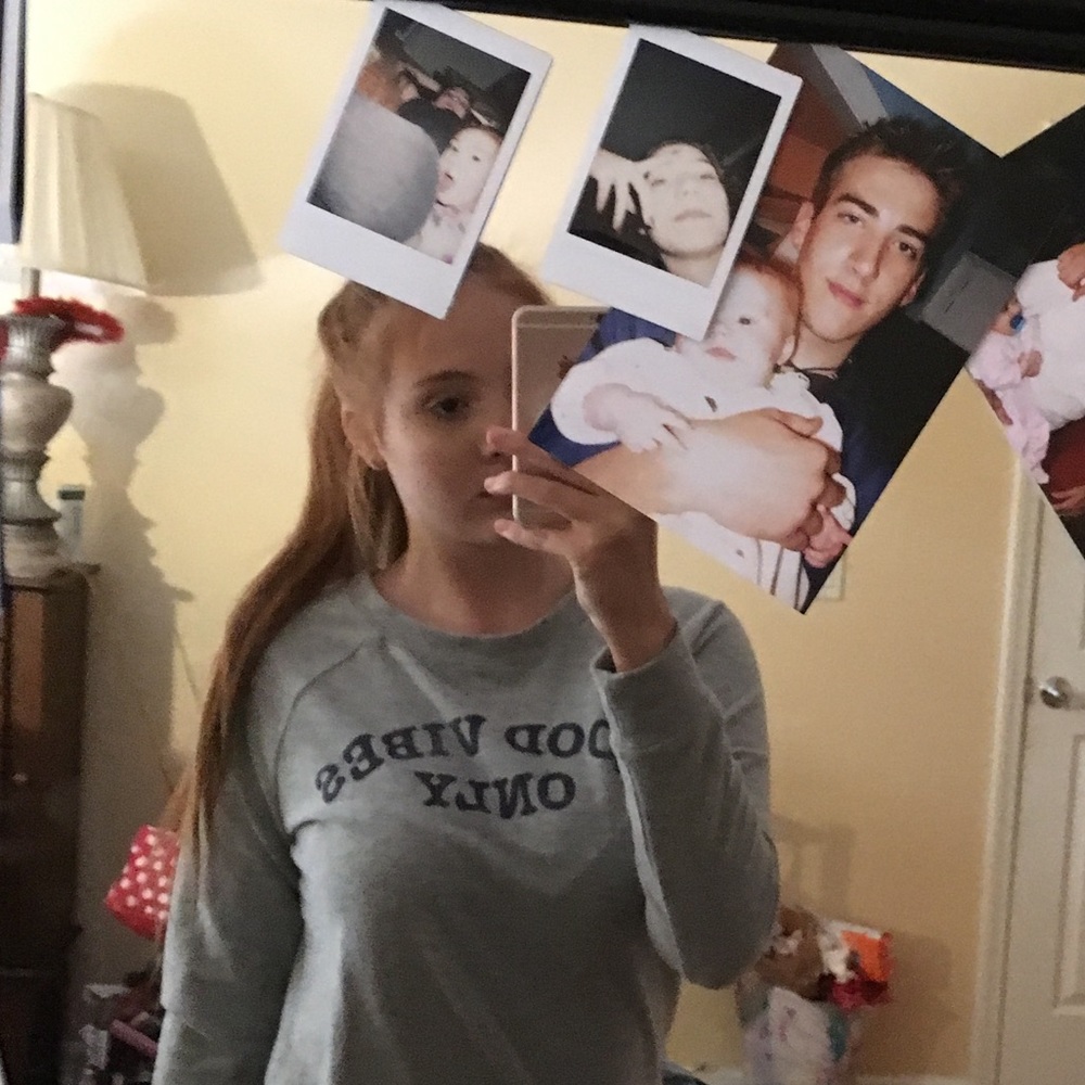 good vibes only sweatshirt!